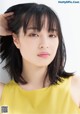 Suzu Hirose 広瀬すず, Shonen Magazine 2019 No.17 (少年マガジン 2019年17号) P5 No.d625b2